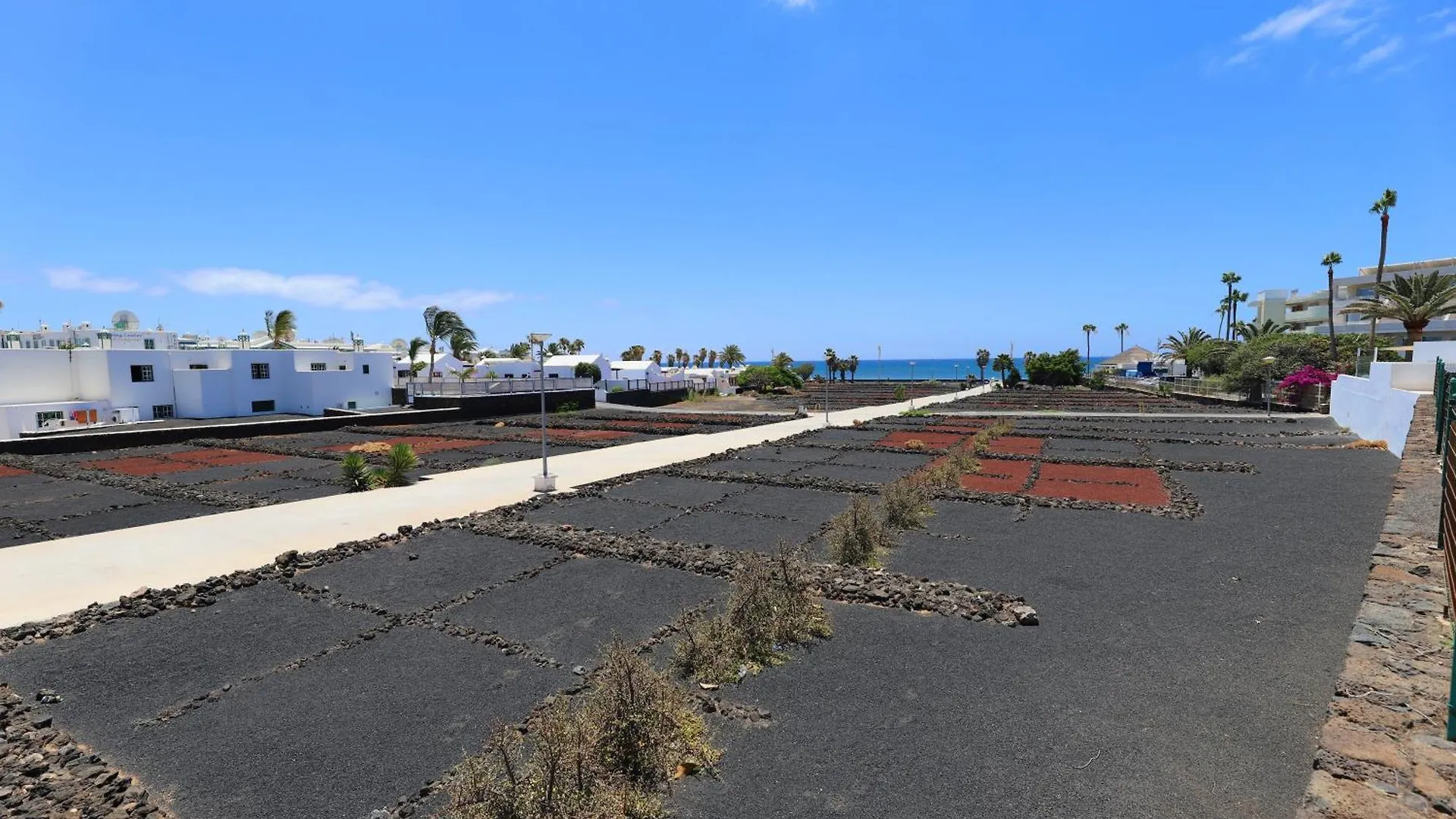 Salmarina Bungalows Puerto del Carmen  2*, Puerto del Carmen (Lanzarote)