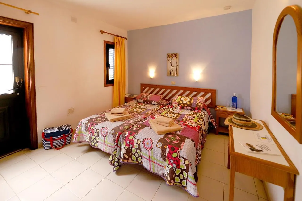 Salmarina Bungalows Puerto del Carmen  2*, Puerto del Carmen (Lanzarote)