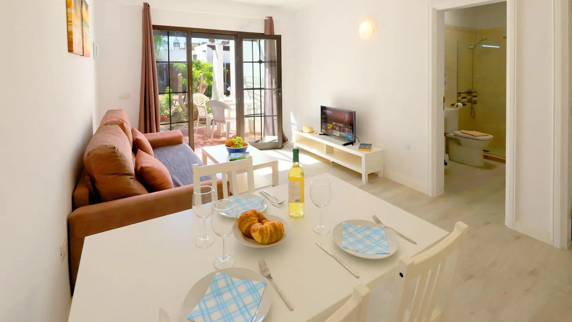 Salmarina Bungalows Puerto del Carmen  2*, Puerto del Carmen (Lanzarote) Espagne